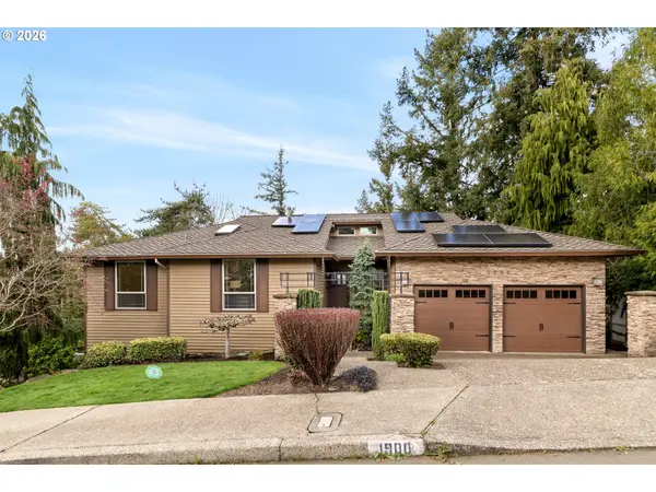 1900 SUNBURST TER, West Linn, OR 97068