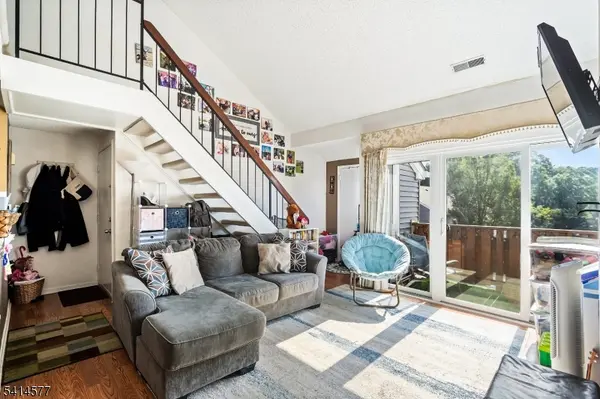 9207 Tamarron Dr, Plainsboro Twp., NJ 08536