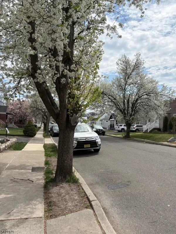 57 Richmond St, Lodi Boro, NJ 07644