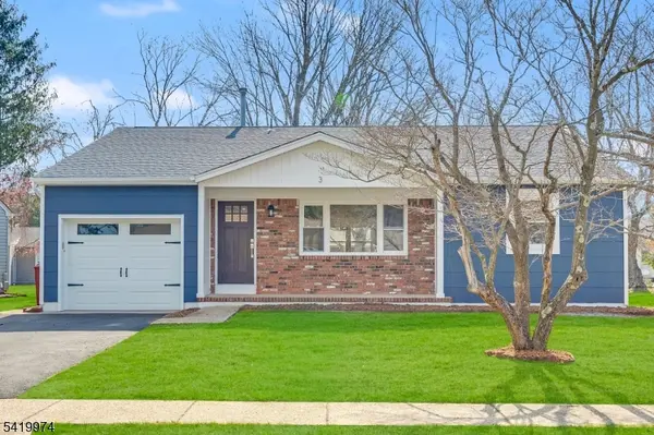 3 Pembroke Ln, Berkeley Twp., NJ 08757