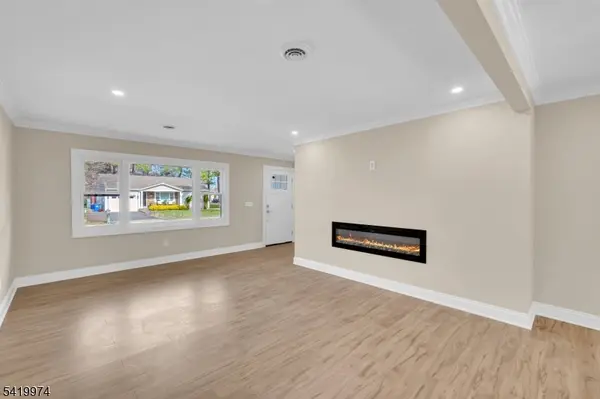 3 Pembroke Ln, Berkeley Twp., NJ 08757