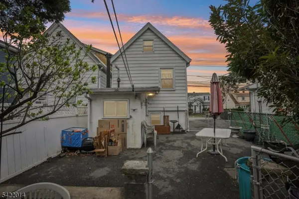 17 Emma Pl, Clifton City, NJ 07013