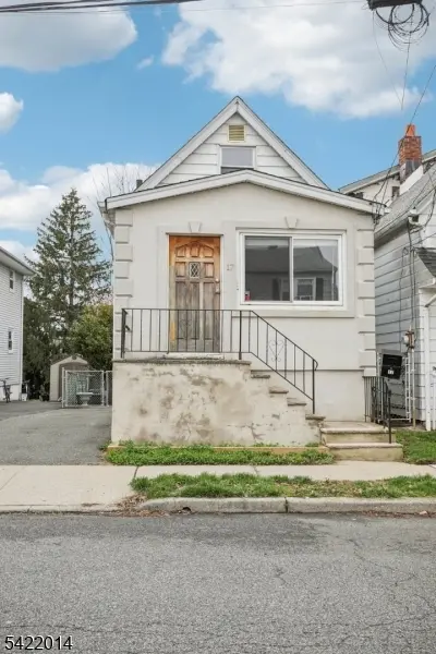 17 Emma Pl, Clifton City, NJ 07013