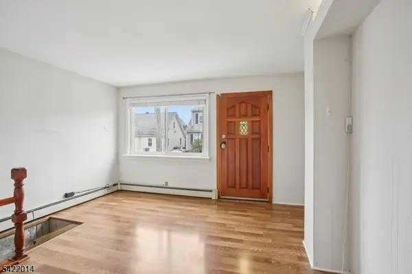 17 Emma Pl, Clifton City, NJ 07013