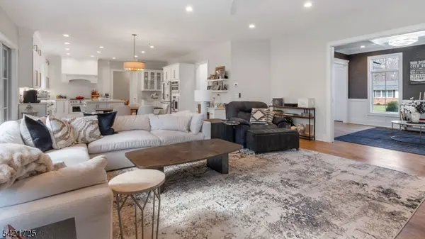 7 Woodcrest Rd, Florham Park Boro, NJ 07932