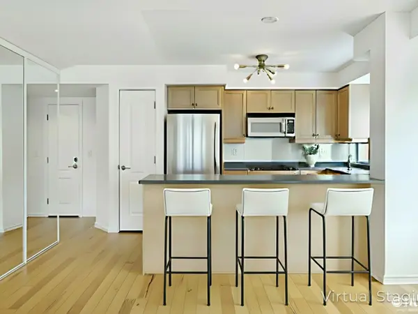 18 Stafford ST #305, Toronto C01, ON M5V 3W4