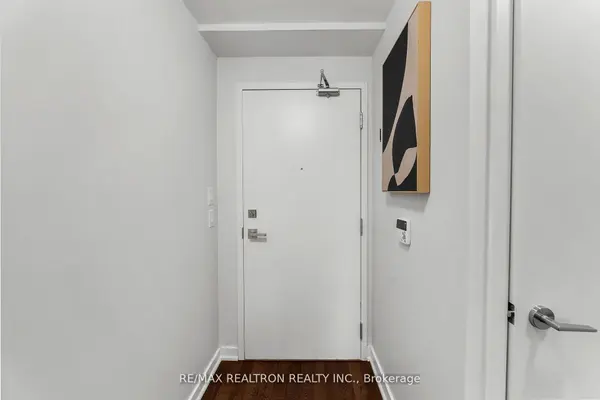 14 York ST #807, Toronto C01, ON M5J 0B1