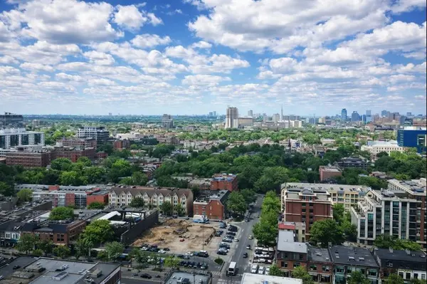 125 Peter ST #906, Toronto C01, ON M5V 0M2