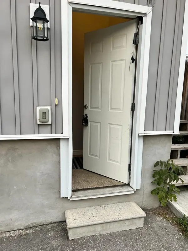 1215 King ST E #Lower, Oshawa, ON L1H 1H6