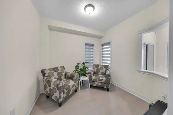 725 Audley RD S, Ajax, ON L1Z 0T7