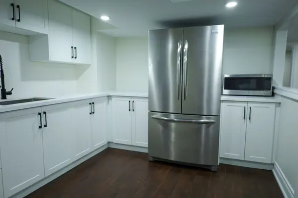 704 Oshawa BLVD N #Basement, Oshawa, ON L1G 5V3