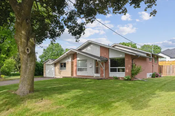 29 Seaton DR, Aurora, ON L4G 2J9