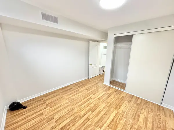 33 Forestside CT, Richmond Hill, ON L4C 9V2