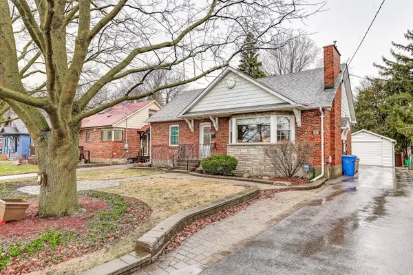 30 Dunning AVE, Aurora, ON L4G 6H7