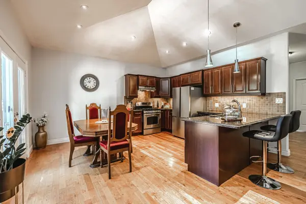 122 Trout LN, Tiny, ON L9M 0J1