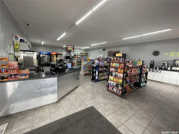 406-410 Railway AVENUE, Eston, SK S0L 1A0