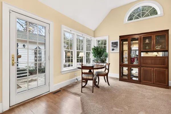 3046 South DR, Burlington, ON L7N 1H2