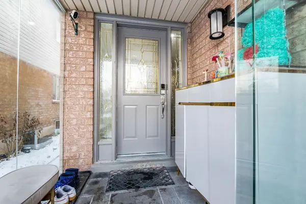 5223 Ruperts Gate DR #(UPPER LEVEL), Mississauga, ON L5M 5W3