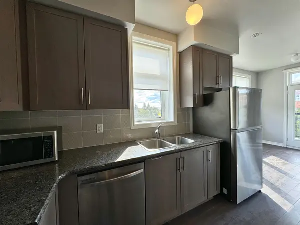 10 Halliford Pl PL #306, Brampton, ON L6P 4R1