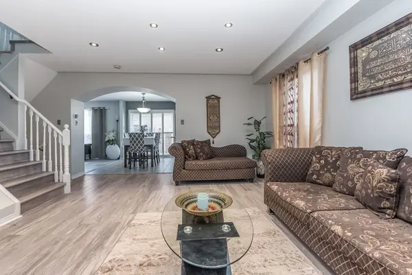 359 Edenbrook Hill DR, Brampton, ON L7A 2N4