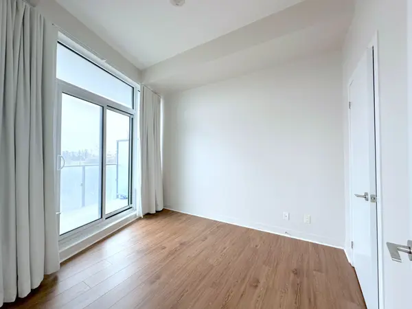 188 Clark BLVD #304, Brampton, ON L6T 0J2