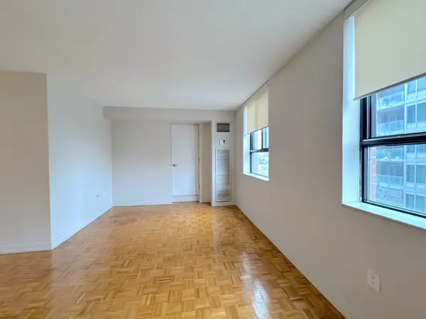 190 Clark BLVD #807, Brampton, ON L6T 4A8