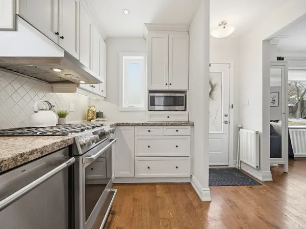 205 Prince Edward DR S, Toronto W07, ON M8Y 3X1