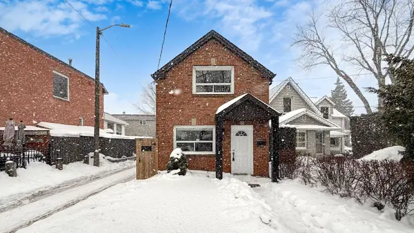 15 Eileen AVE, Toronto W03, ON M6N 1V5