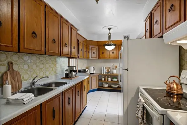 345 Driftwood AVE #606, Toronto W05, ON M3N 2P4