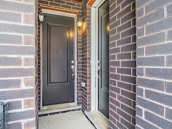 63 Creekbank RD #2, Toronto W04, ON M6L 1C7