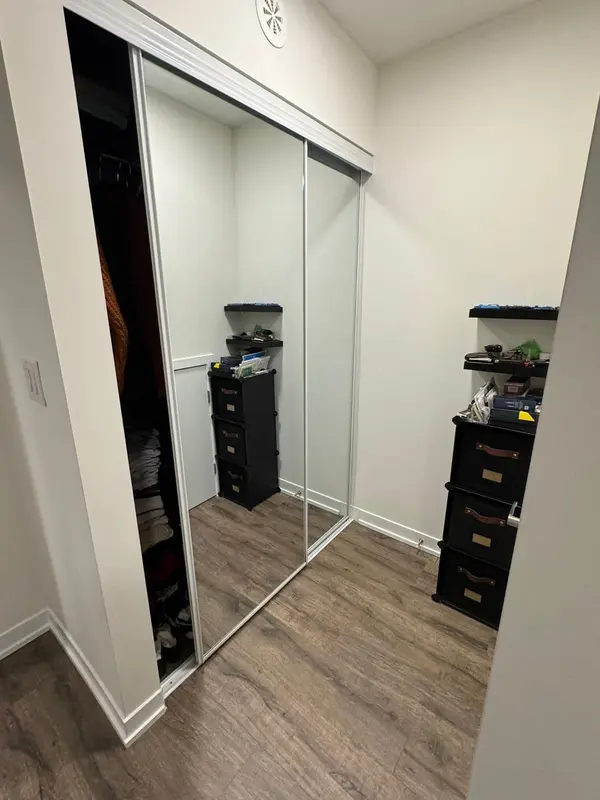 140 Canon Jackson DR #111, Toronto W04, ON M6M 0B9