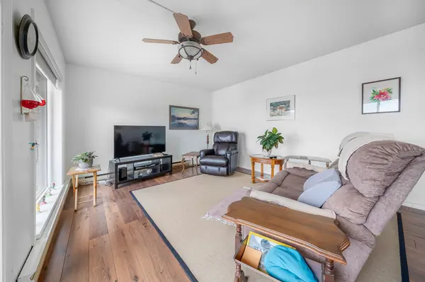 100 Beaconview HTS #205, Parry Sound, ON P2A 2E1