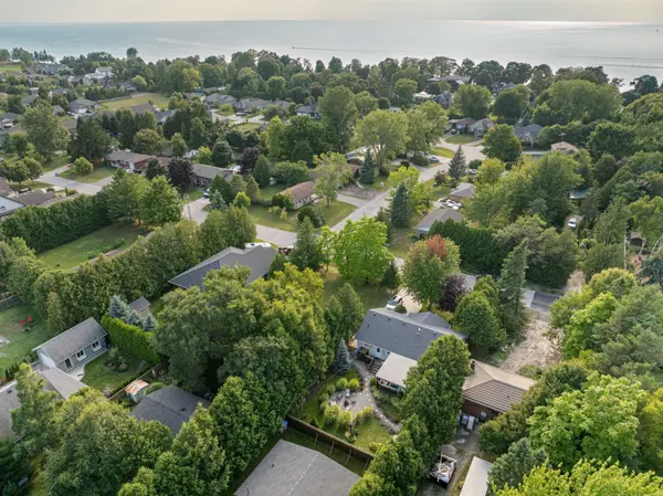 10 Hamilton ST, Bluewater, ON N0M 1G0