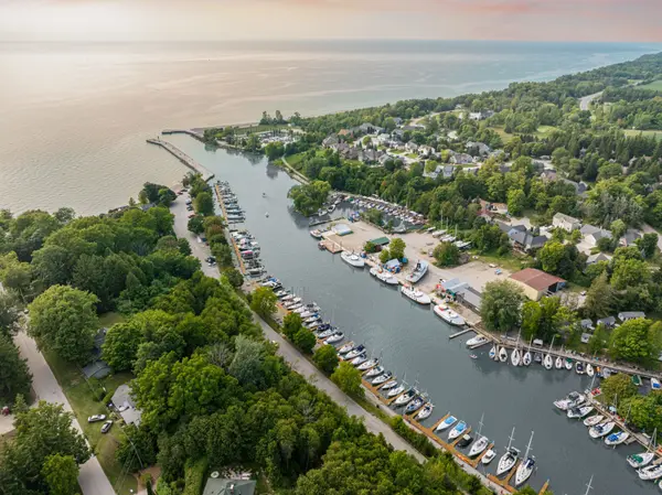 10 Hamilton ST, Bluewater, ON N0M 1G0