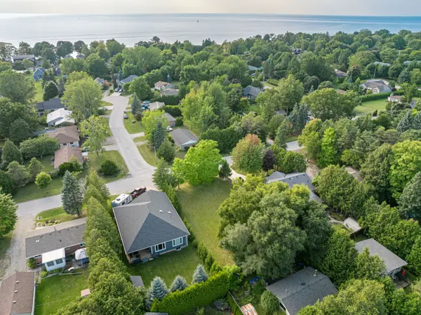 10 Hamilton ST, Bluewater, ON N0M 1G0