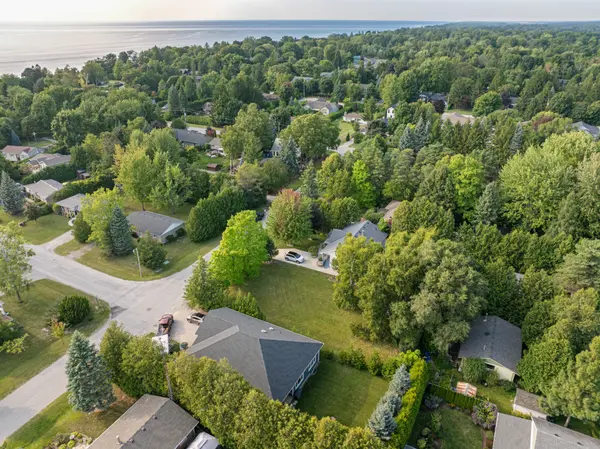 10 Hamilton ST, Bluewater, ON N0M 1G0