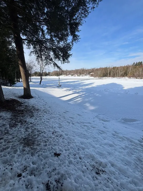 1093 Lamar DR, Algonquin Highlands, ON K0M 1S0