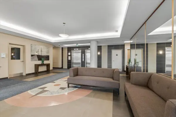 100 Roger Guindon AVE #802, Alta Vista And Area, ON K1G 3Z7