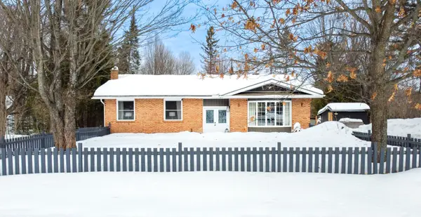 20 Catherine DR, East Ferris, ON P0H 1B0