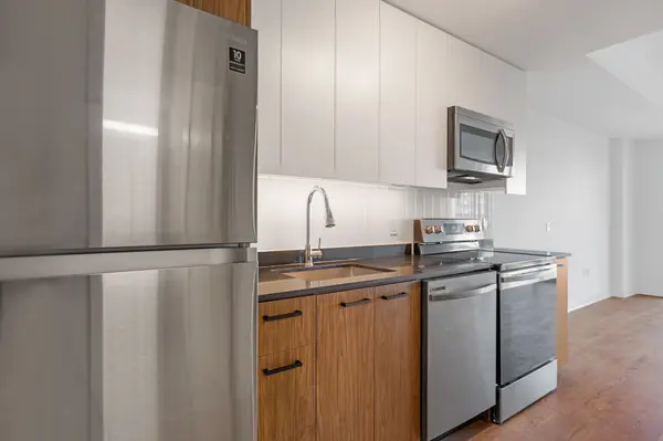 192 Bronson AVE #303, West Centre Town, ON K1R 0E7