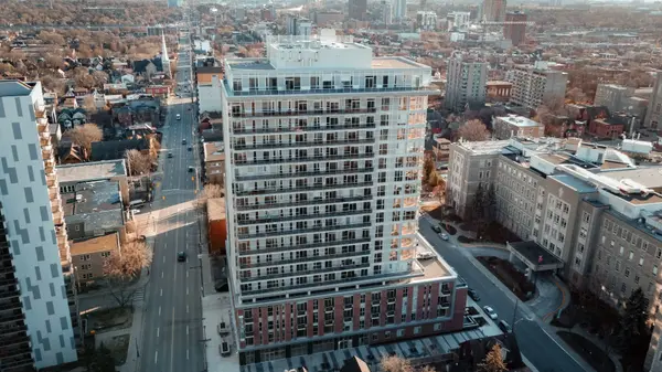 192 Bronson AVE #604, West Centre Town, ON K1R 0E7