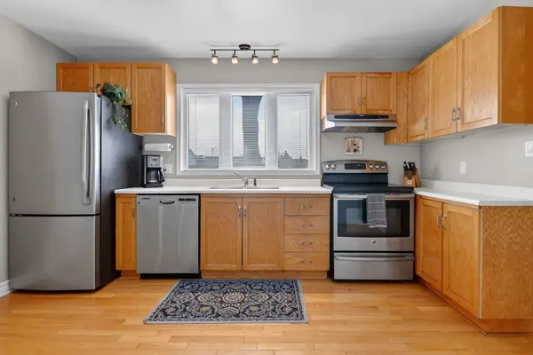 1773 Bellmanor CT, Blossom Park - Airport And Area, ON K1T 2V6