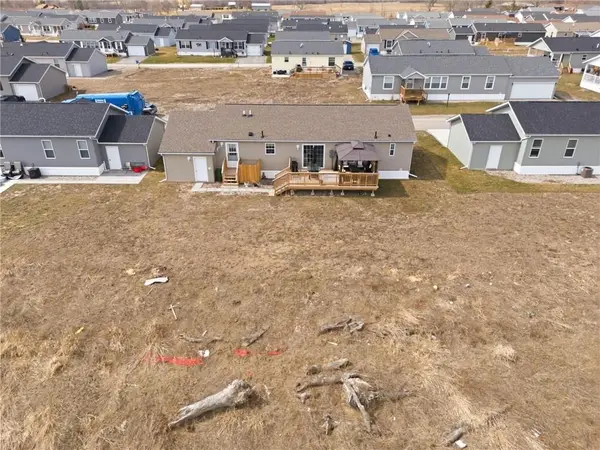 20 Hickory HOLW, Haldimand, ON N0A 1L0