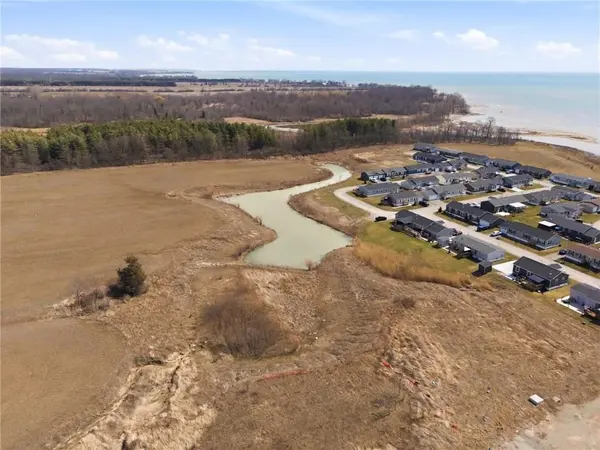 20 Hickory HOLW, Haldimand, ON N0A 1L0