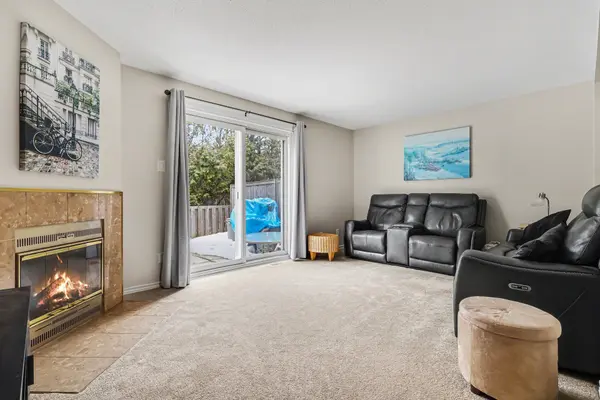 1765 Lamoureux DR #B, Orleans - Cumberland And Area, ON K1E 2N5