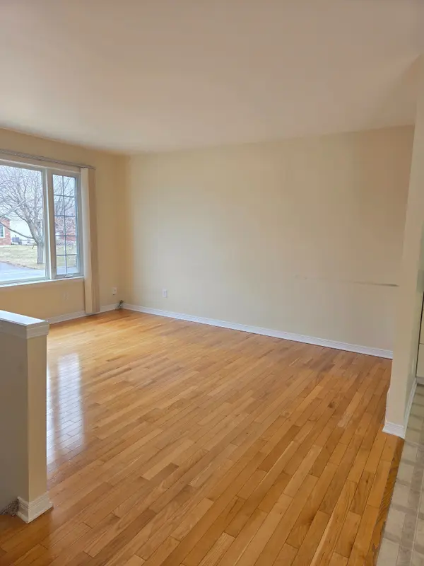 2241 Glen Brook DR, Cornwall, ON K6H 7N1