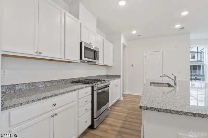 735 Station Rd #1, Dunellen Boro, NJ 08812