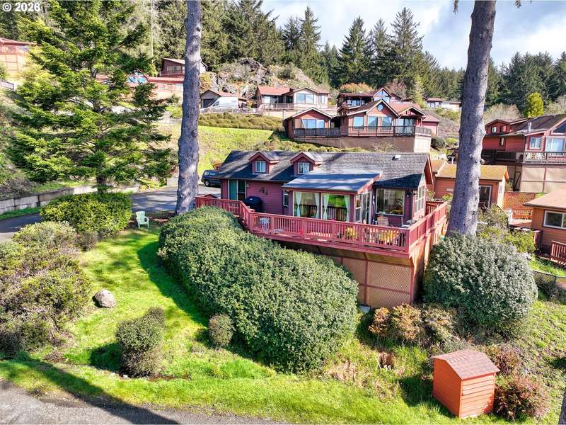 19921 WHALESHEAD RD #U1, Brookings, OR 97415