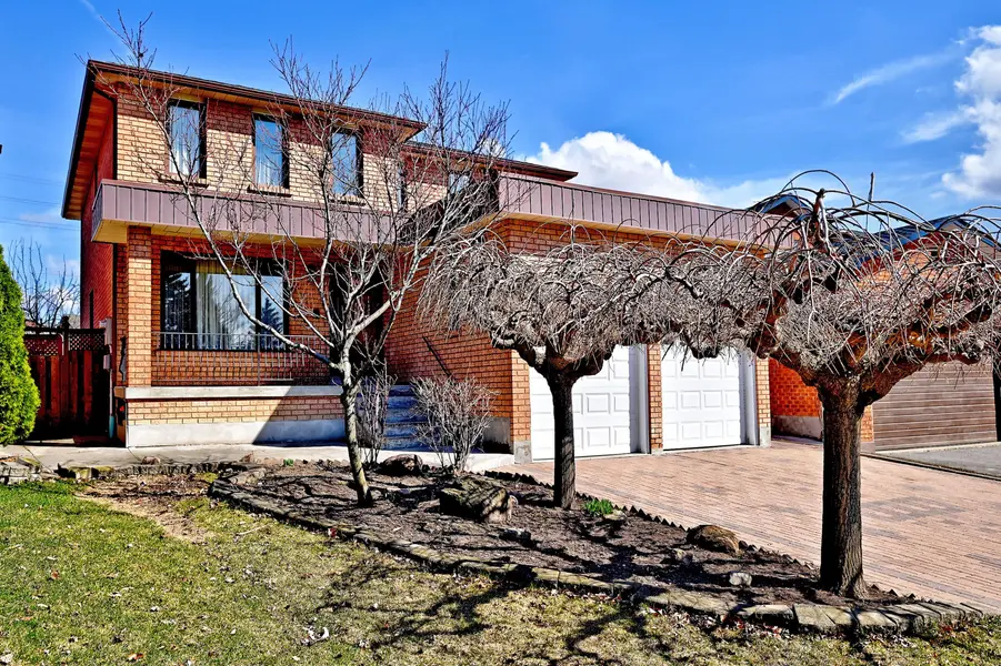 45 Royal Garden BLVD, Vaughan, ON L4L 7C4