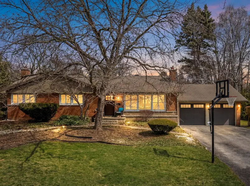 319 South CT S, Burlington, ON L7N 1S8